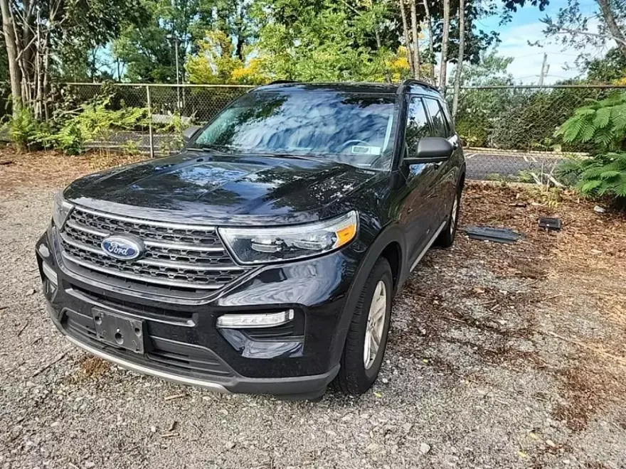 2022 Ford Explorer XLT photo 1