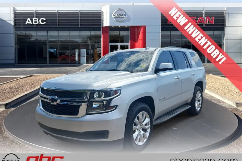 2017 Chevrolet Tahoe LS photo 1