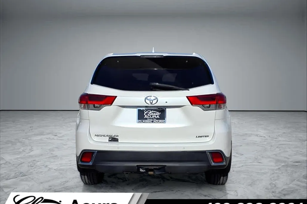 2019 Toyota Highlander Limited photo 1