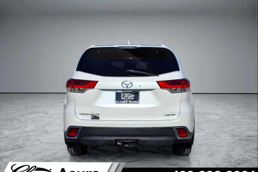 2019 Toyota Highlander Limited photo 1
