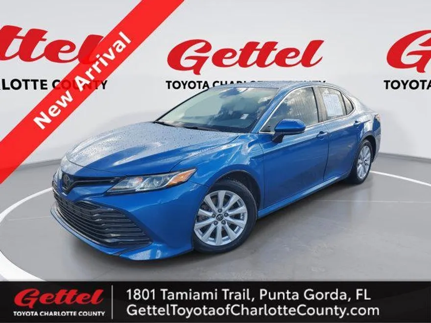 2019 Toyota Camry SE XLE photo 1