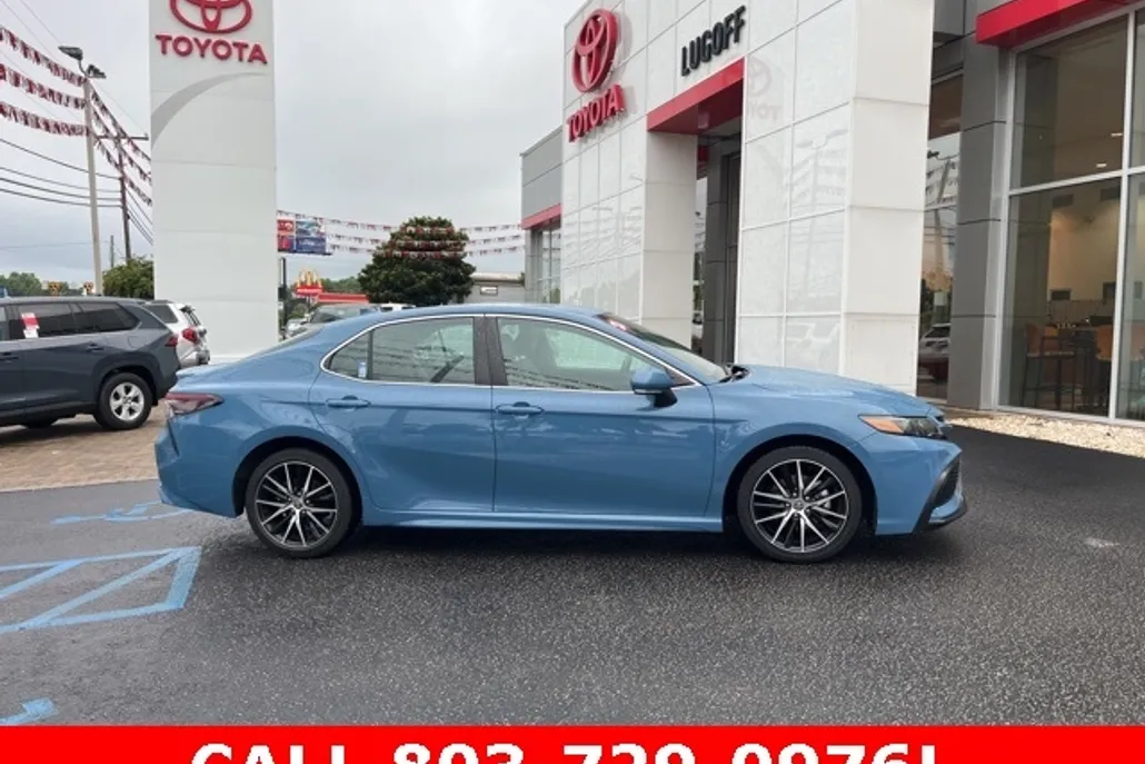 2023 Toyota Camry SE photo 1
