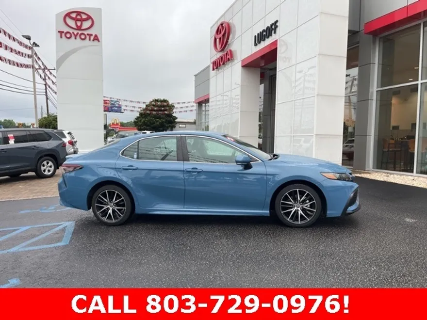 2023 Toyota Camry SE photo 1