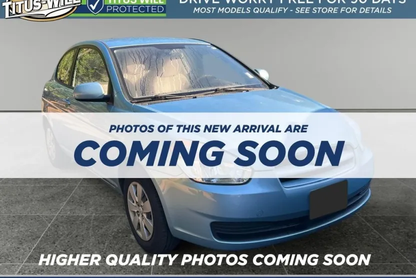 2010 Hyundai Accent GS photo 1