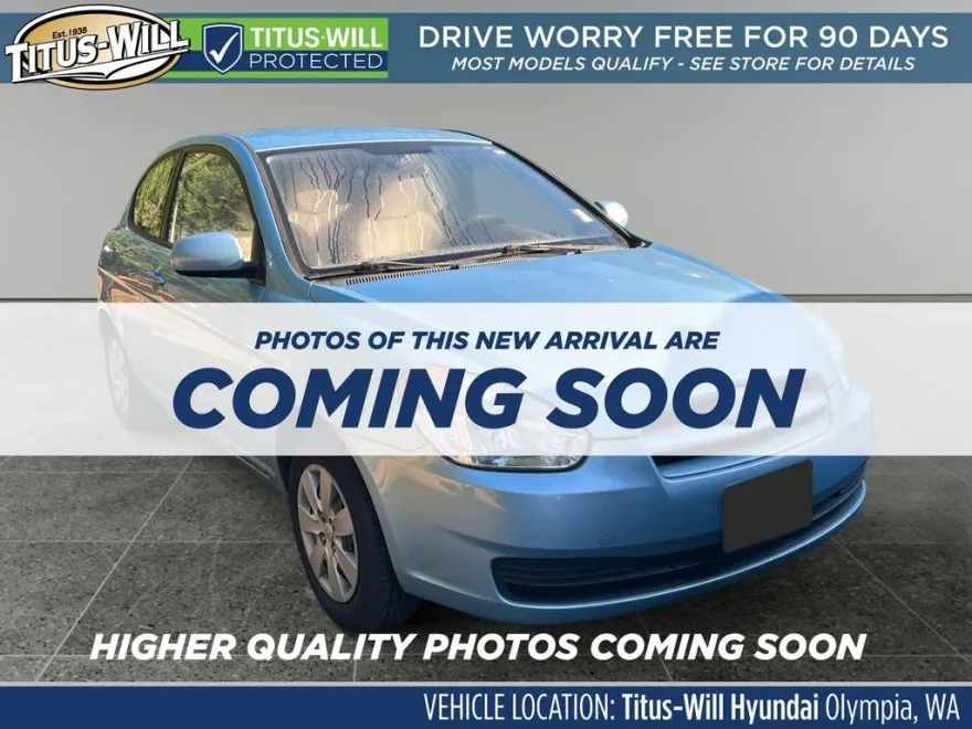 2010 Hyundai Accent GS photo 1