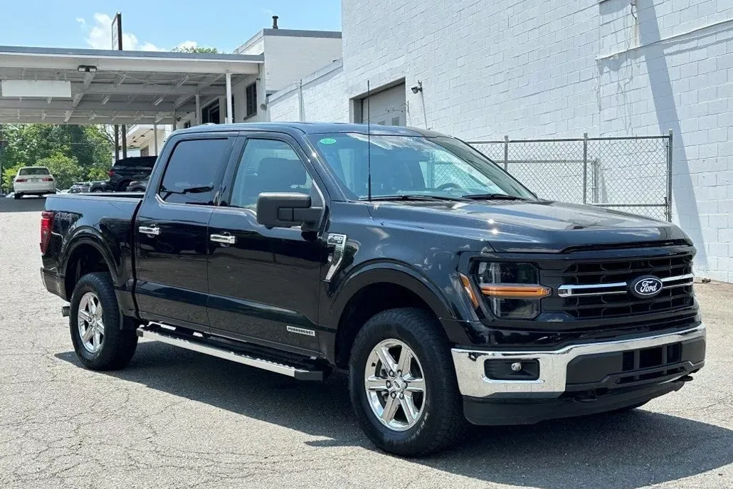 2024 Ford F-150 XLT photo 1