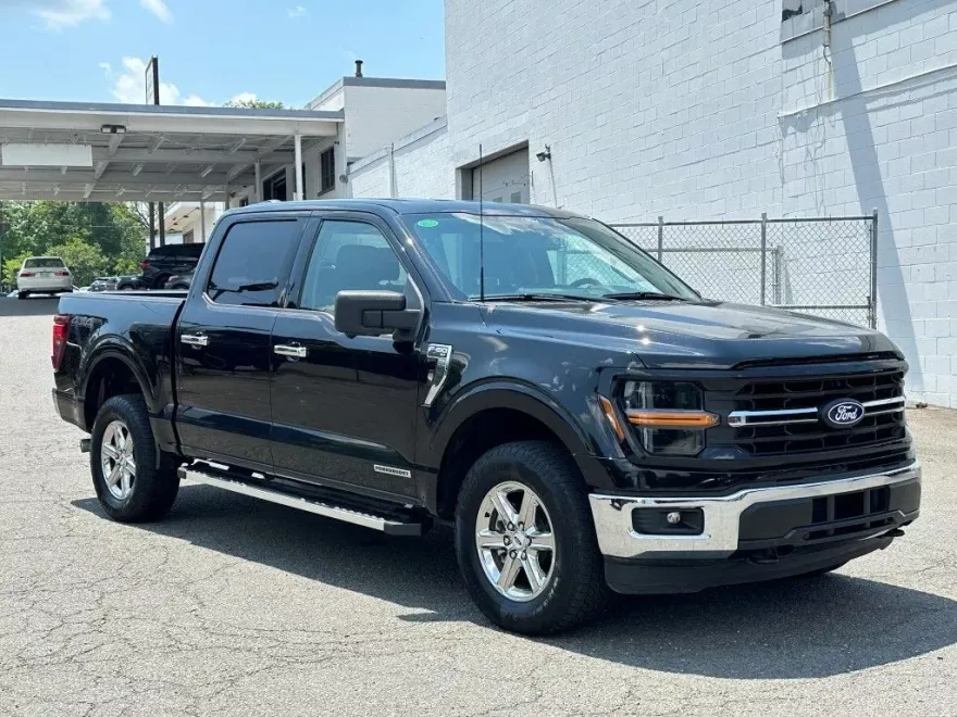 2024 Ford F-150 XLT photo 1