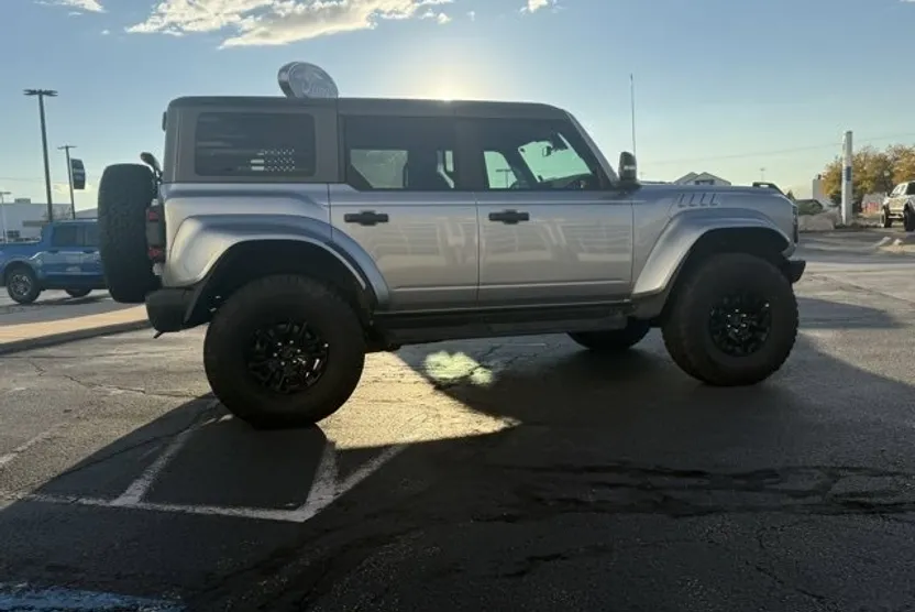 2024 Ford Bronco Raptor photo 1