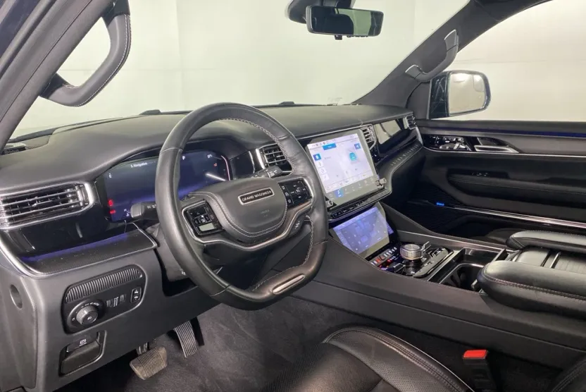 2024 Jeep Wagoneer L Series II Obsidian photo 1