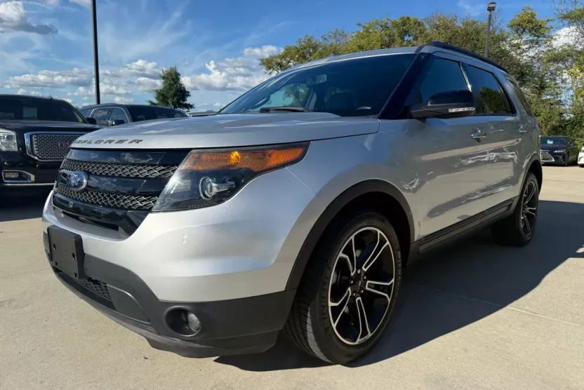 2014 Ford Explorer Sport photo 1