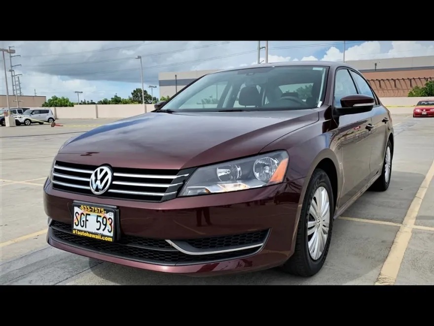 2014 Volkswagen Passat S photo 1