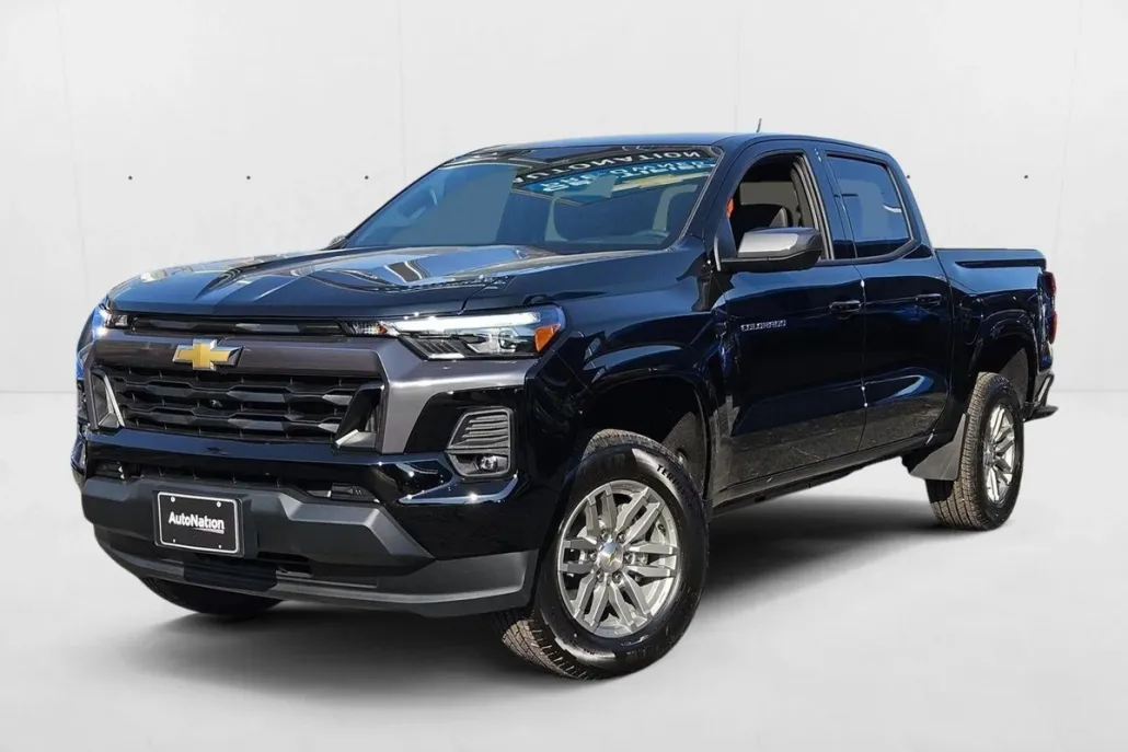 2026 Chevrolet Colorado LT photo 1