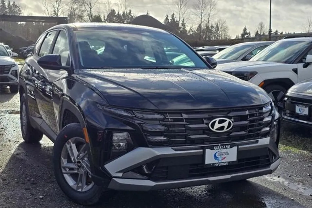 2025 Hyundai Tucson SE photo 1