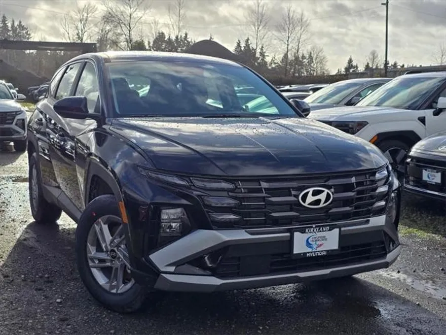 2025 Hyundai Tucson SE photo 1