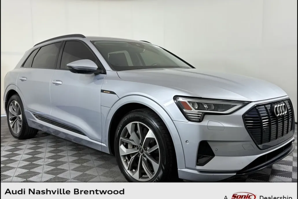 2021 Audi e-tron Premium Plus photo 1