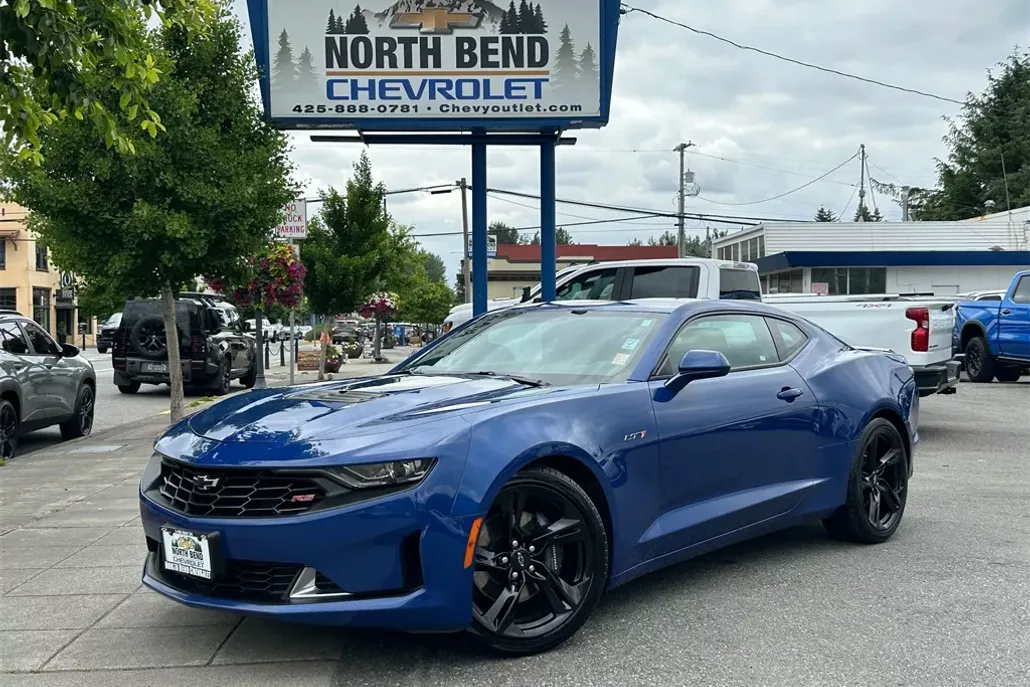 2021 Chevrolet Camaro LT1 photo 1