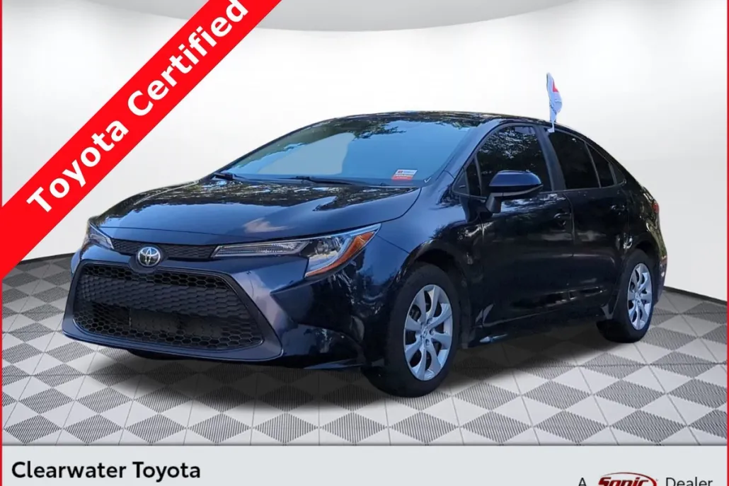 2022 Toyota Corolla LE photo 1
