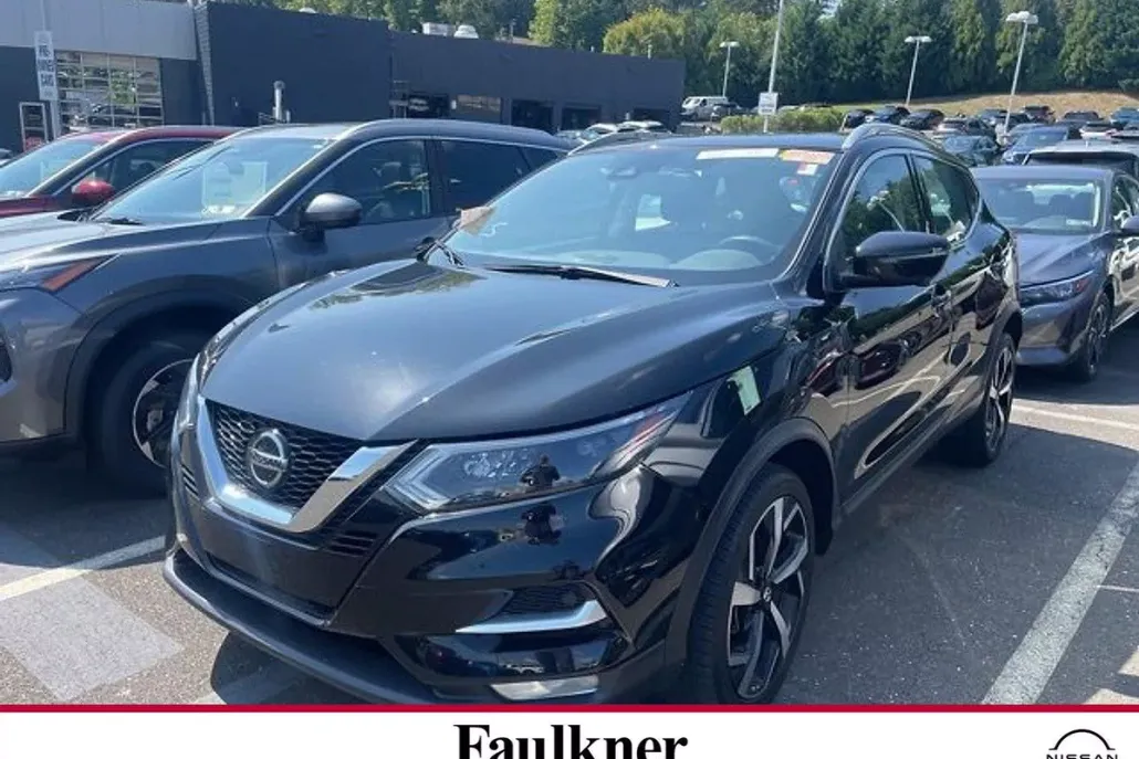 2022 Nissan Rogue Sport SL photo 1