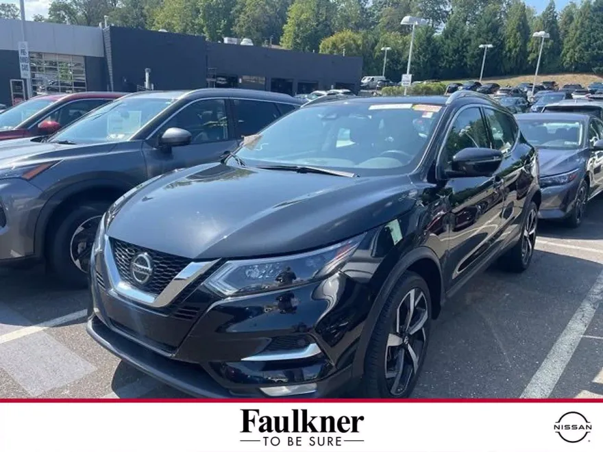 2022 Nissan Rogue Sport SL photo 1