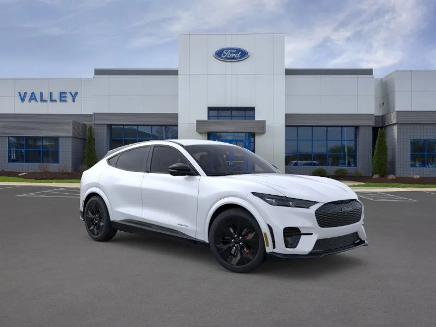 2025 Ford Mustang Mach-E GT photo 1