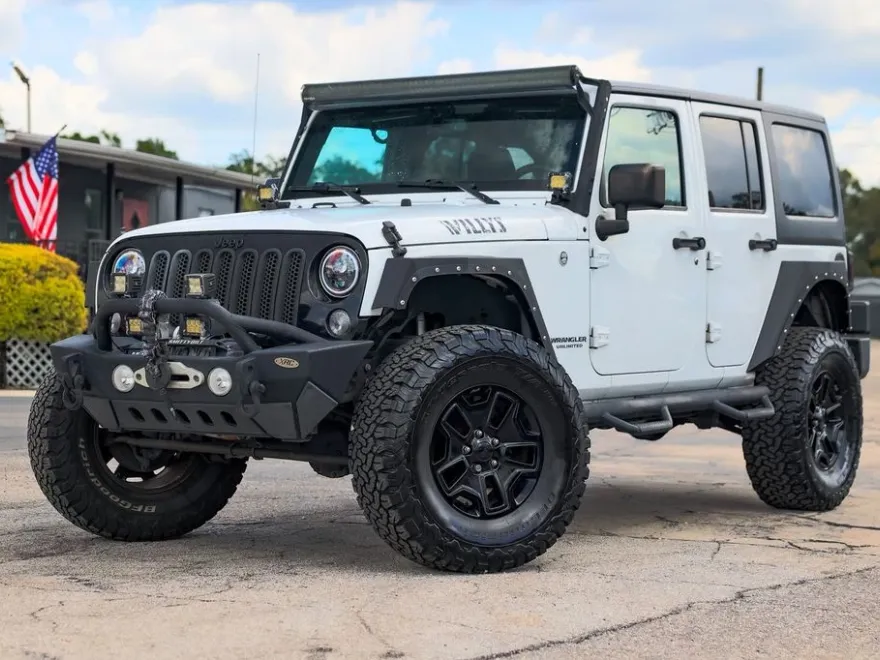 2017 Jeep Wrangler Unlimited Willys Wheeler photo 1