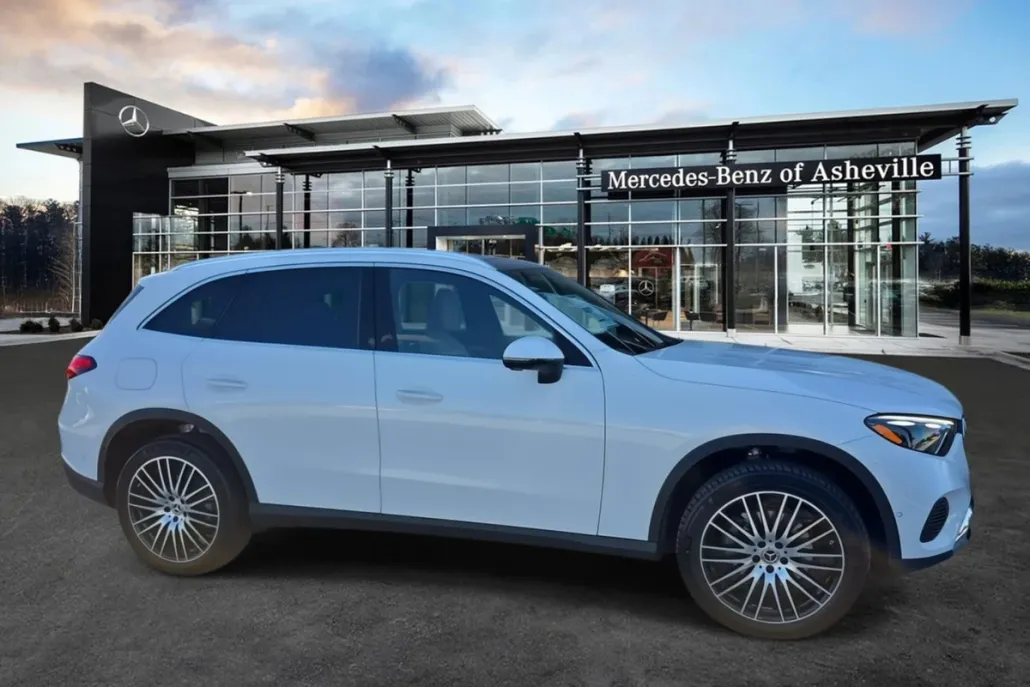 2026 Mercedes Benz GLC 300 4MATIC photo 1
