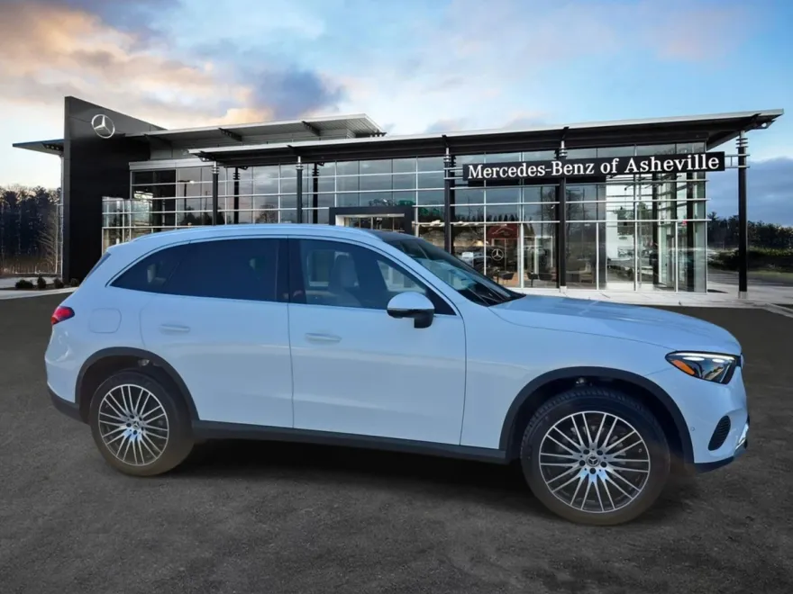 2026 Mercedes Benz GLC 300 4MATIC photo 1