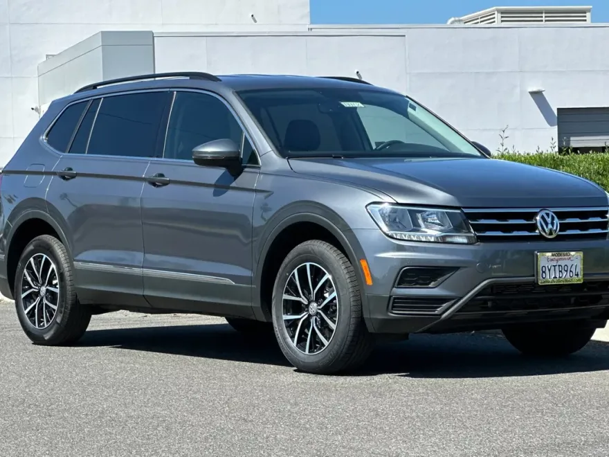 2021 Volkswagen Tiguan SE photo 1