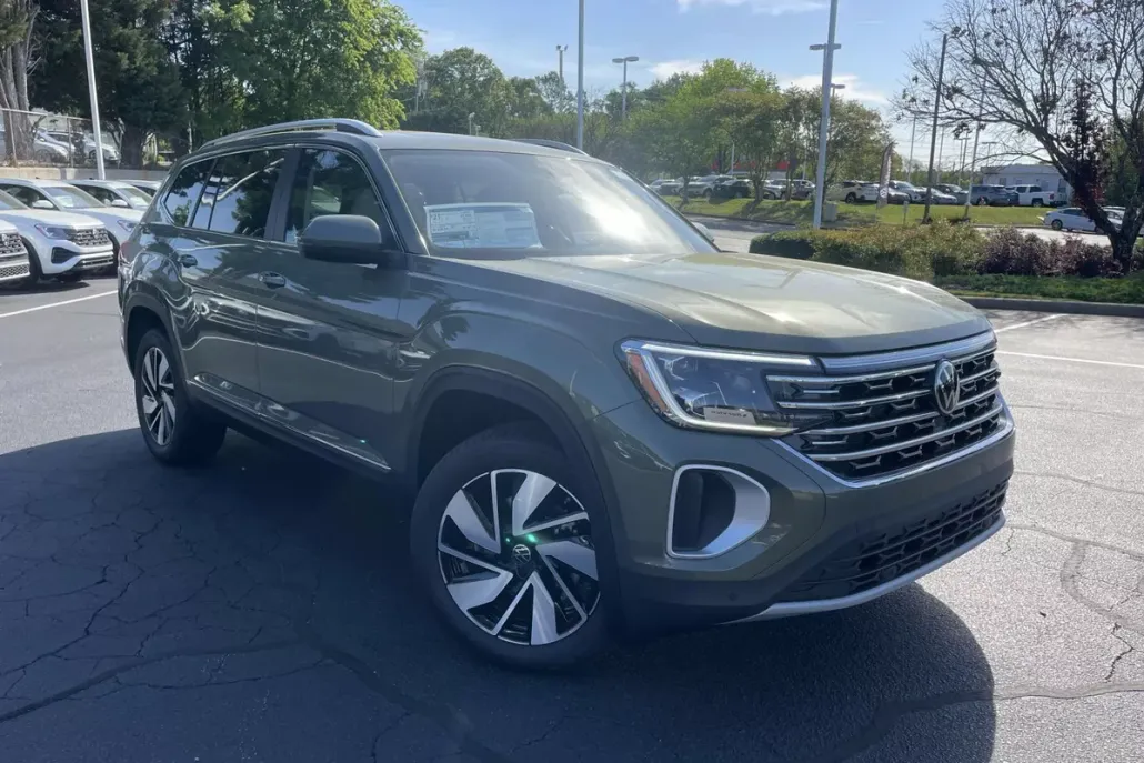 2025 Volkswagen Atlas SEL photo 1