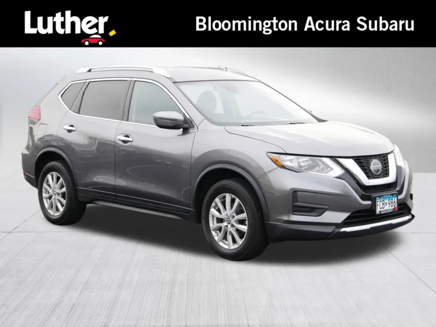 2019 Nissan Rogue SV photo 1