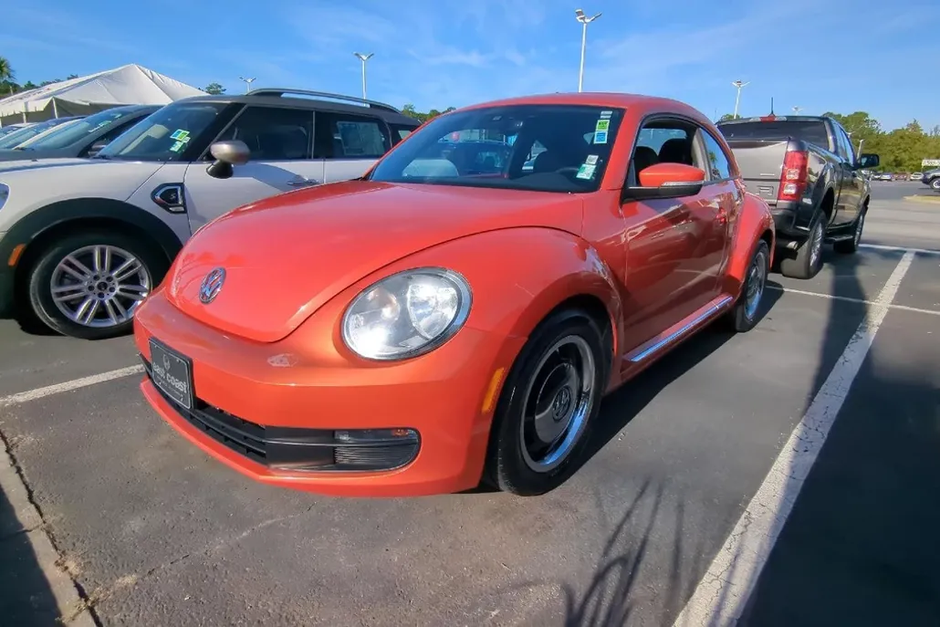 2016 Volkswagen Beetle 1.8T SE photo 1
