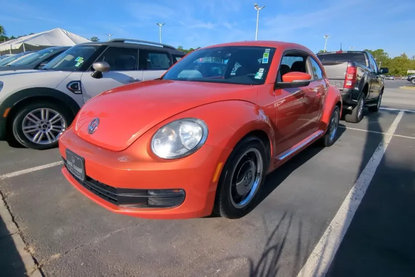 2016 Volkswagen Beetle 1.8T SE photo 1