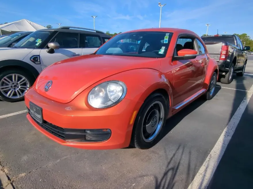 2016 Volkswagen Beetle 1.8T SE photo 1