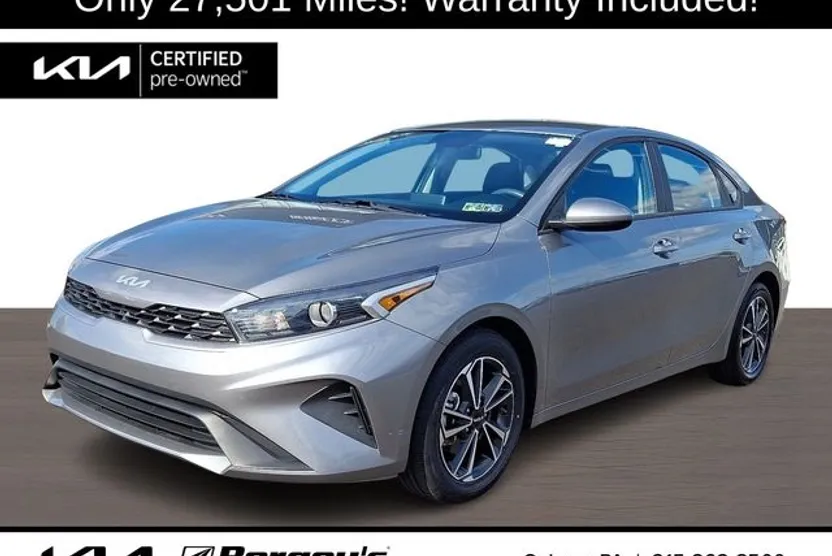 2022 Kia Forte LXS photo 1