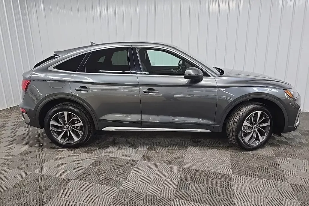 2022 Audi Q5 S line Premium Plus photo 1