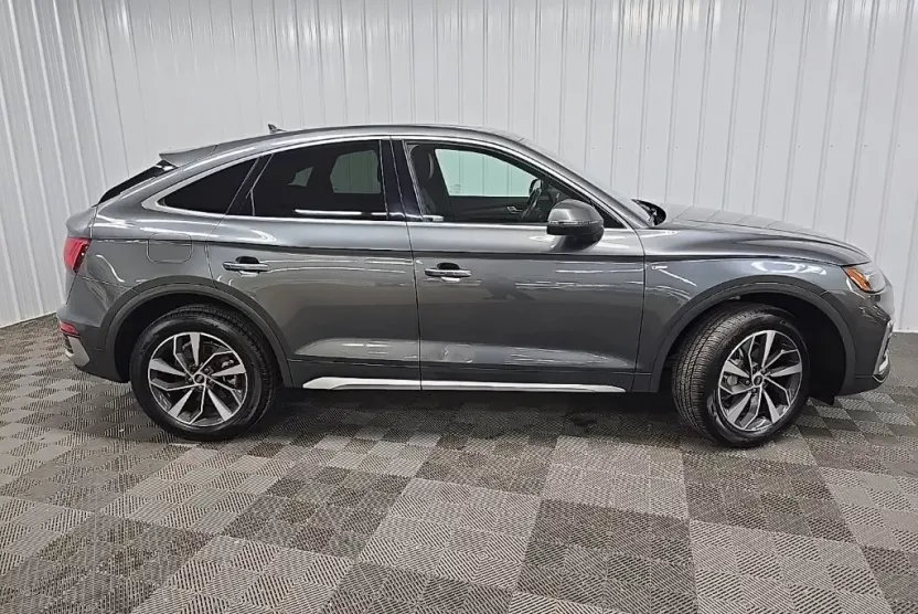 2022 Audi Q5 S line Premium Plus photo 1