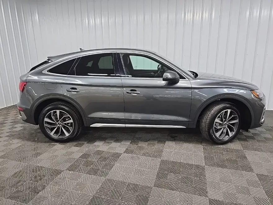 2022 Audi Q5 S line Premium Plus photo 1