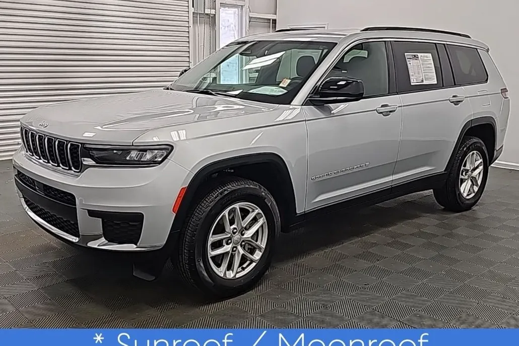 2025 Jeep Grand Cherokee Laredo photo 1