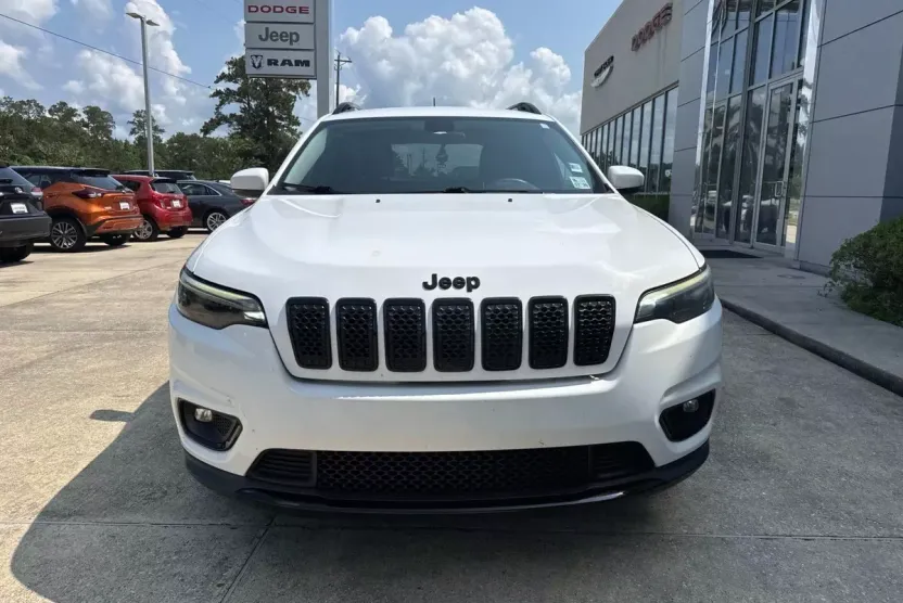 2020 Jeep Cherokee Altitude photo 1