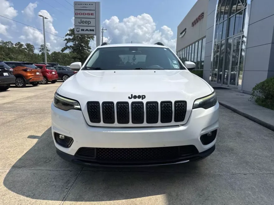 2020 Jeep Cherokee Altitude photo 1
