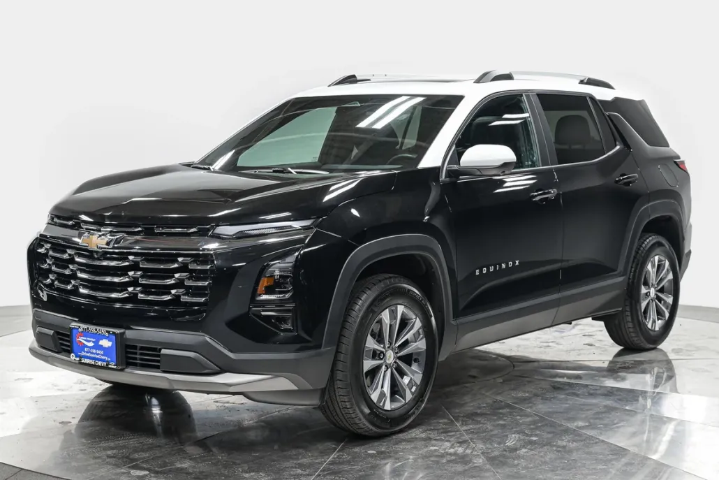 2025 Chevrolet Equinox LT photo 1
