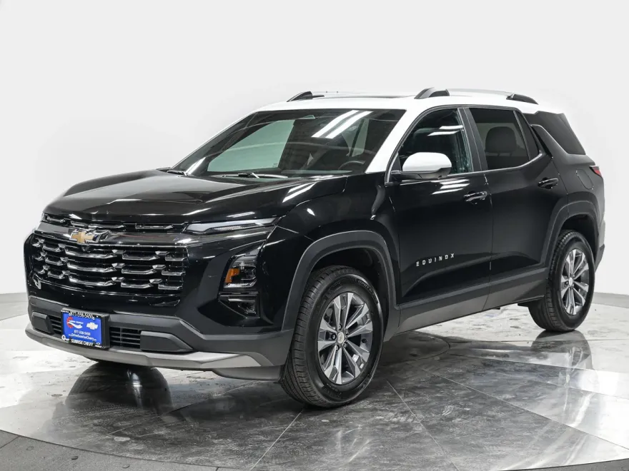 2025 Chevrolet Equinox LT photo 1