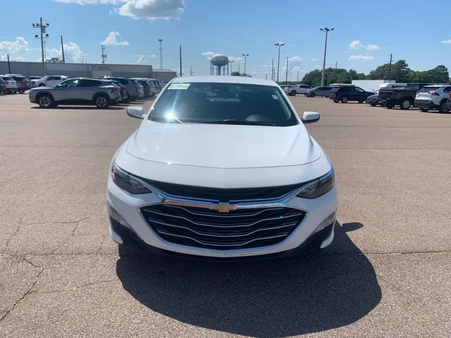 2023 Chevrolet Malibu 1LT photo 1