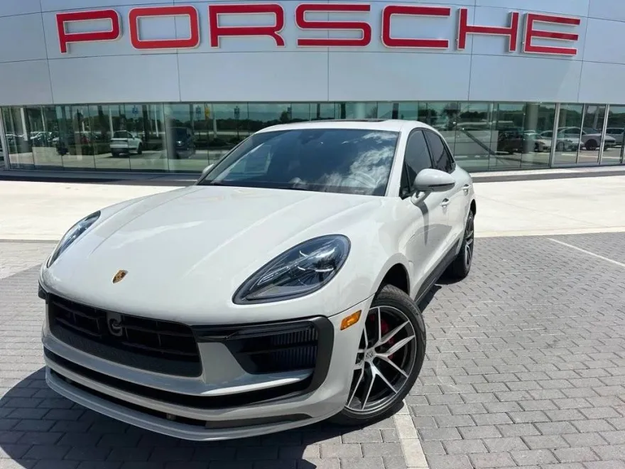 2025 Porsche Macan S photo 1