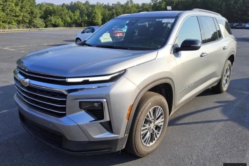 2025 Chevrolet Traverse photo 1
