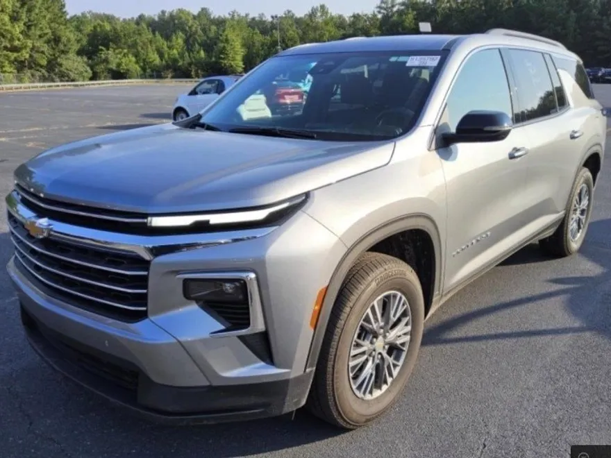 2025 Chevrolet Traverse photo 1