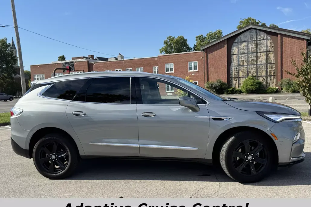 2024 Buick Enclave Essence photo 1