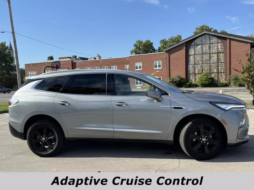 2024 Buick Enclave Essence photo 1