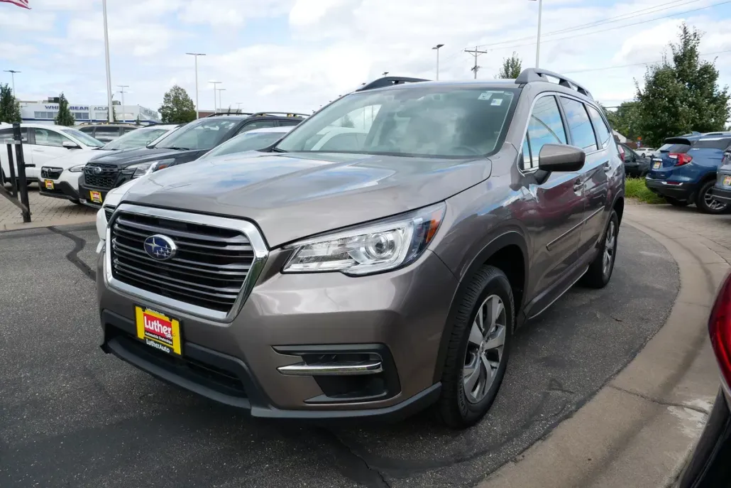 2022 Subaru Ascent Premium photo 1