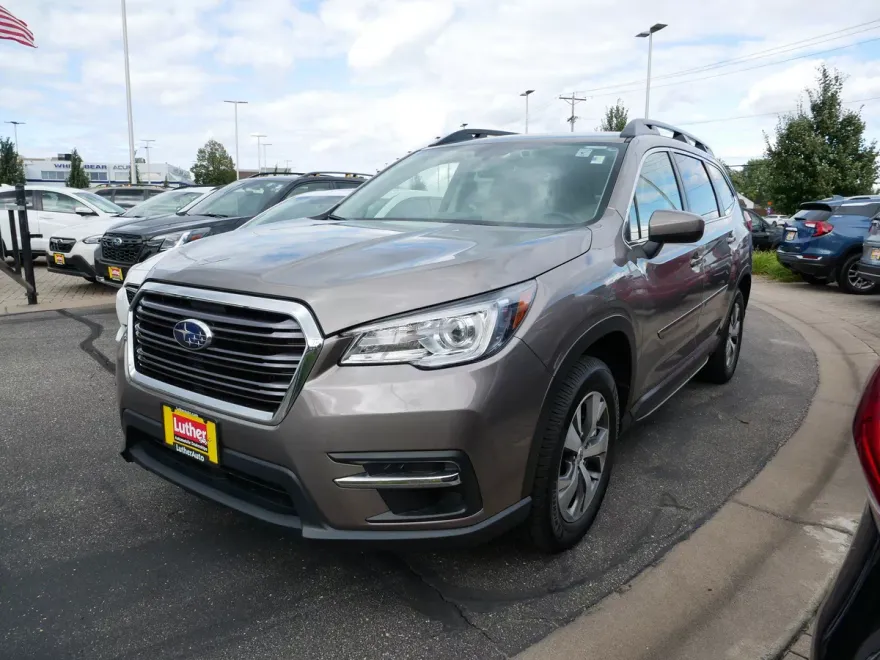 2022 Subaru Ascent Premium photo 1